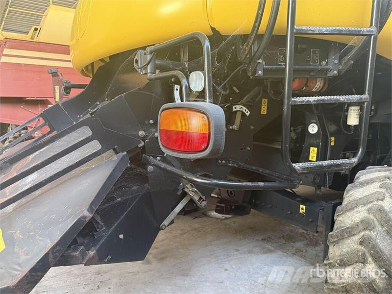 New Holland CR9060 Combine Harvester Teraviljakombainid