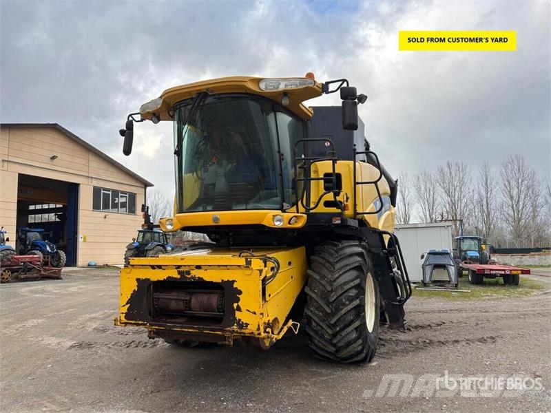 New Holland CR9060 Combine Harvester 聯合收穫機