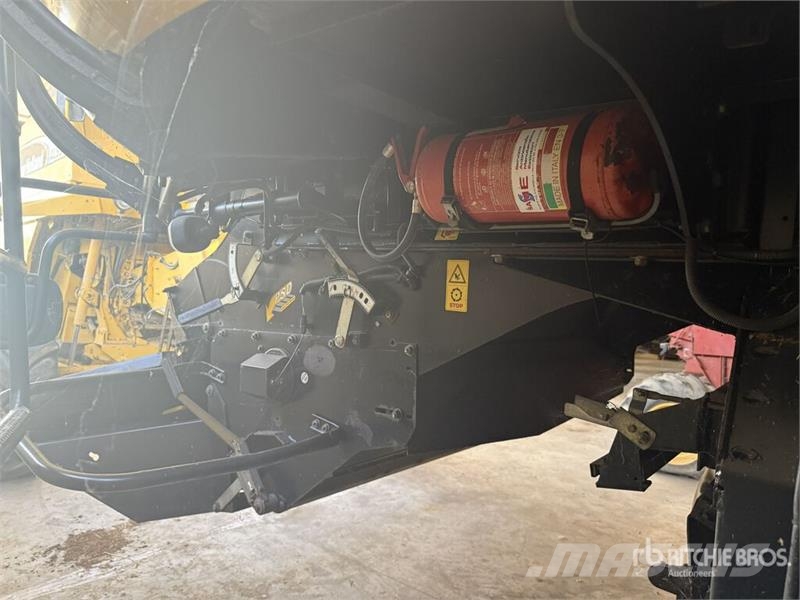 New Holland CR9060 Combine Harvester Teraviljakombainid