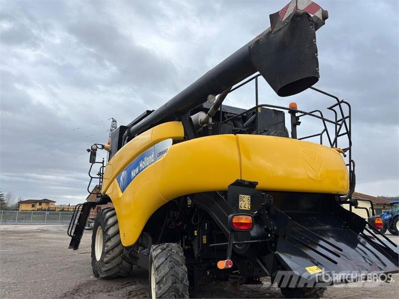 New Holland CR9060 Combine Harvester Teraviljakombainid
