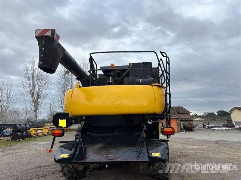 New Holland CR9060 Combine Harvester Teraviljakombainid