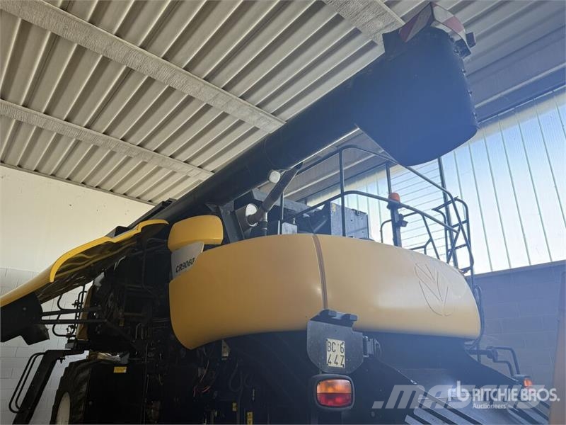 New Holland CR9060 Combine Harvester Teraviljakombainid