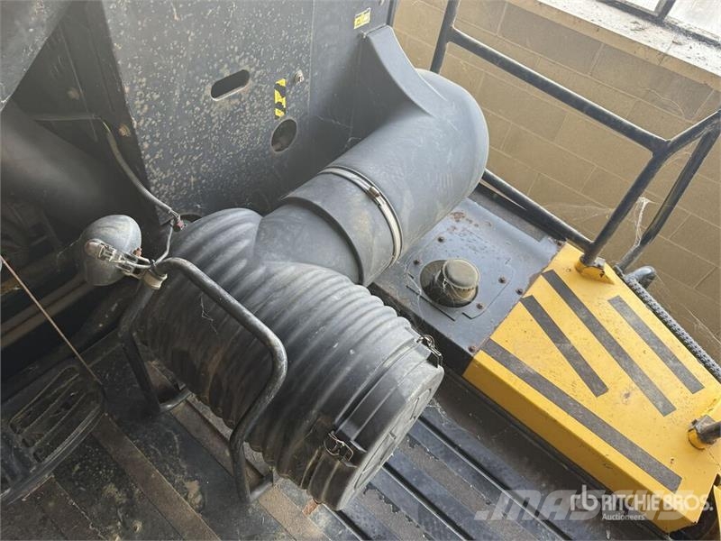 New Holland CR9060 Combine Harvester Teraviljakombainid