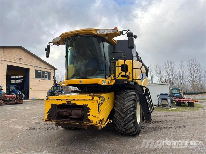 New Holland CR9060 Combine Harvester Teraviljakombainid