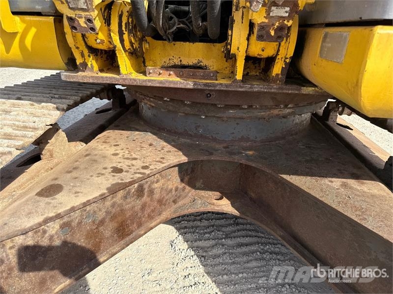 New Holland E215B Tracked Excavator Paletli ekskavatörler