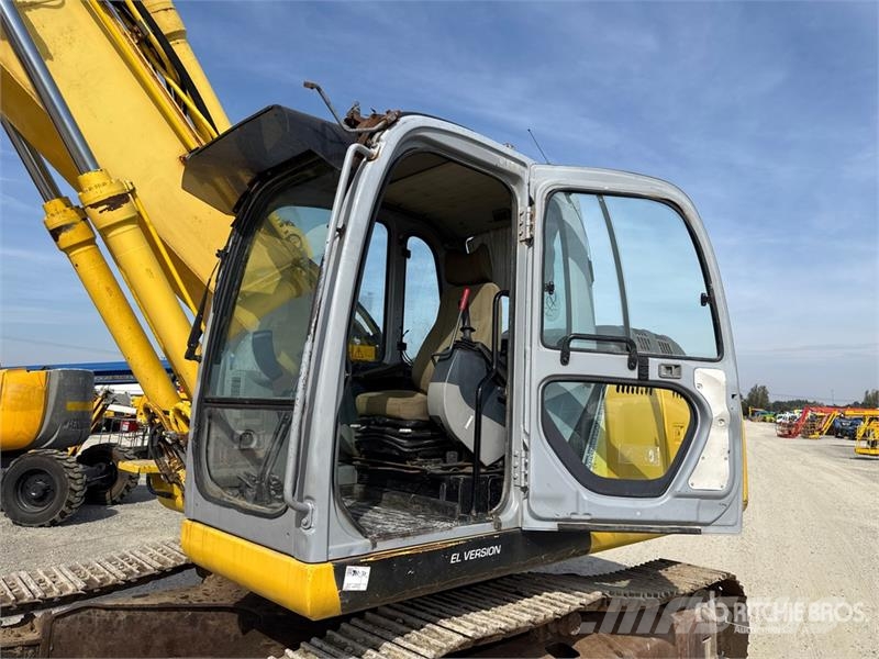 New Holland E215B Tracked Excavator Paletli ekskavatörler