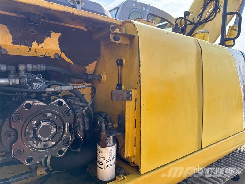 New Holland E215B Tracked Excavator Paletli ekskavatörler