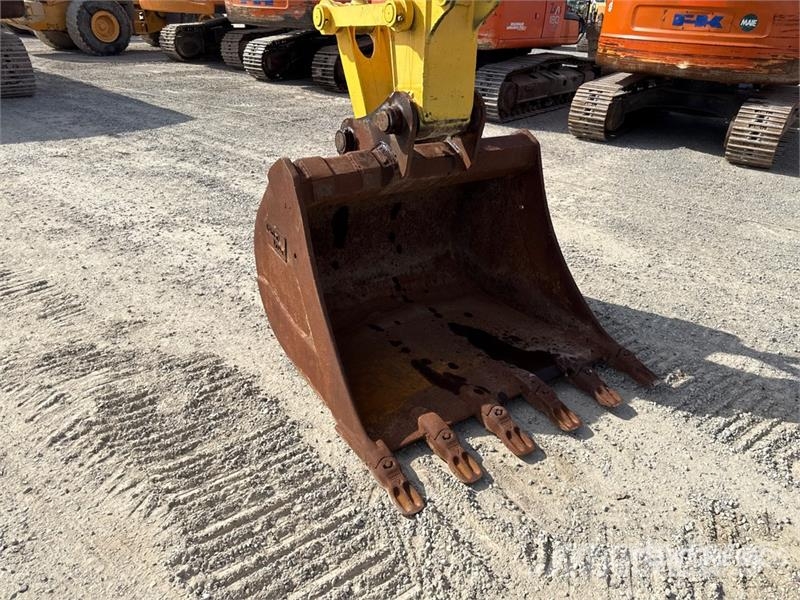 New Holland E215B Tracked Excavator Paletli ekskavatörler