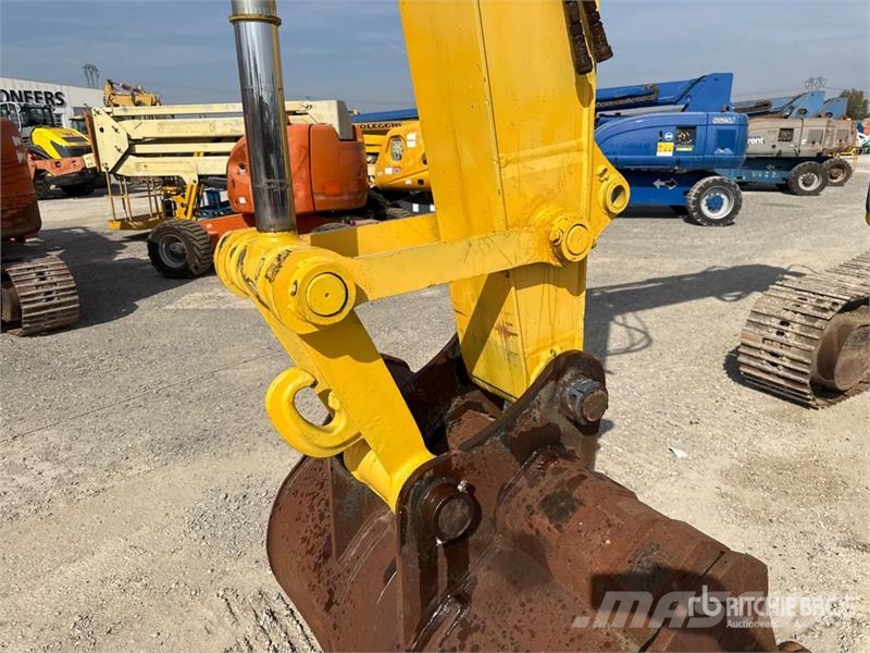 New Holland E215B Tracked Excavator Paletli ekskavatörler