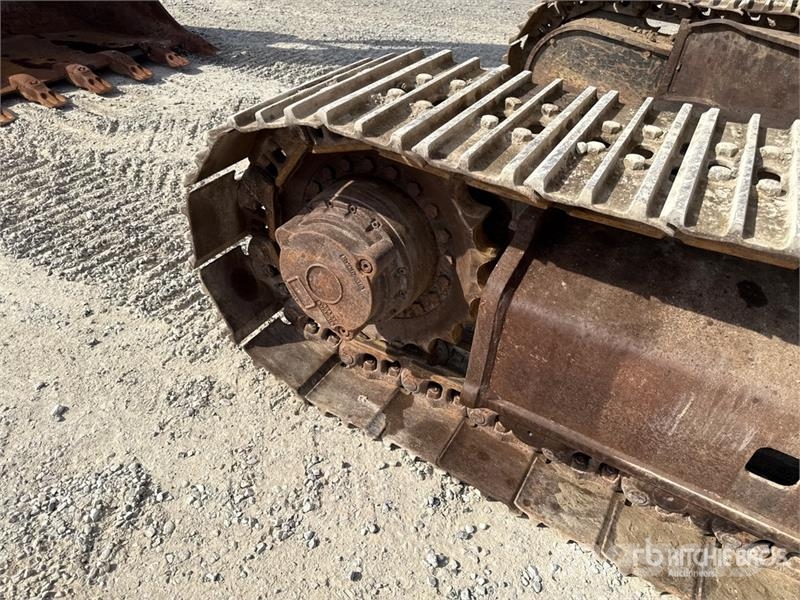 New Holland E215B Tracked Excavator Paletli ekskavatörler