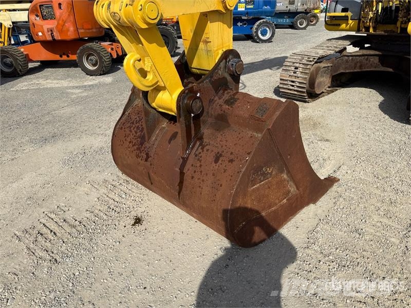New Holland E215B Tracked Excavator Paletli ekskavatörler