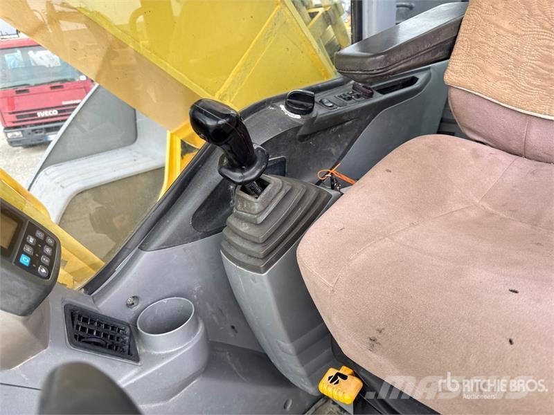 New Holland E245 履帶式 挖土機/掘鑿機/挖掘機