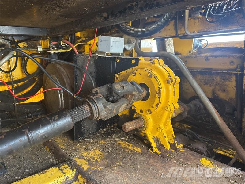 New Holland FX58 2WD Ensileuse Forage Harvester Zāles smalcinātāji