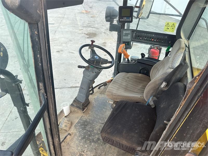 New Holland FX58 2WD Ensileuse Forage Harvester Zāles smalcinātāji
