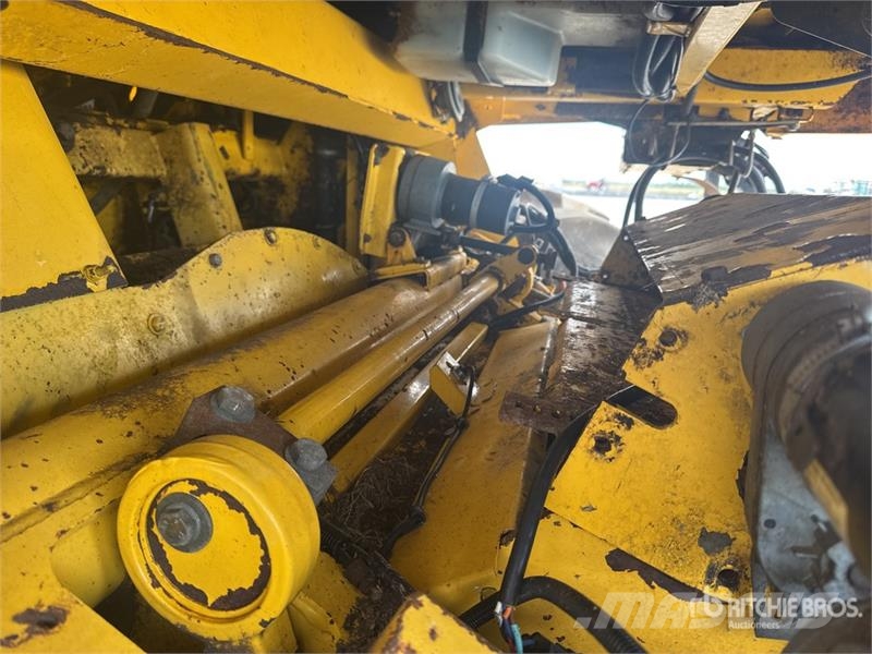 New Holland FX58 2WD Ensileuse Forage Harvester Zāles smalcinātāji