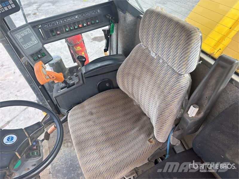 New Holland FX58 2WD Ensileuse Forage Harvester Zāles smalcinātāji