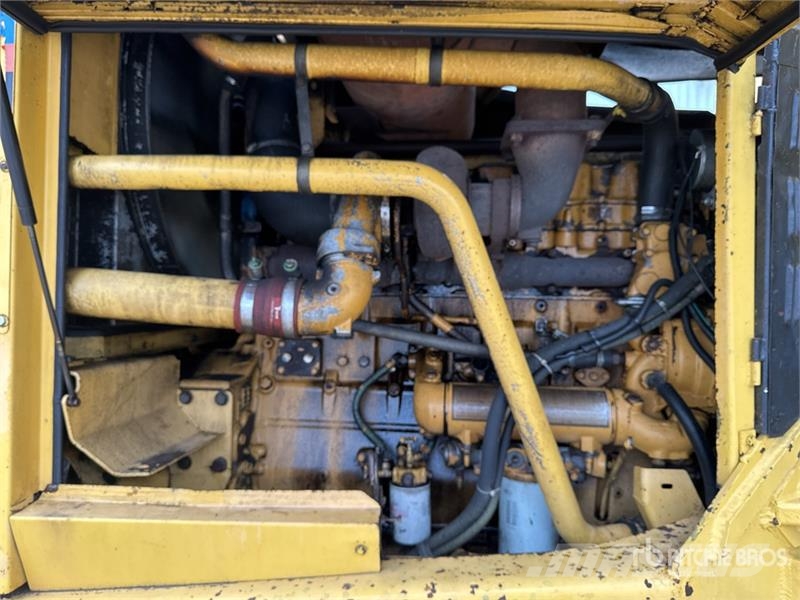 New Holland FX58 4WD Ensileuse Forage Harvester Ενσιρωκοπτικές μηχανές