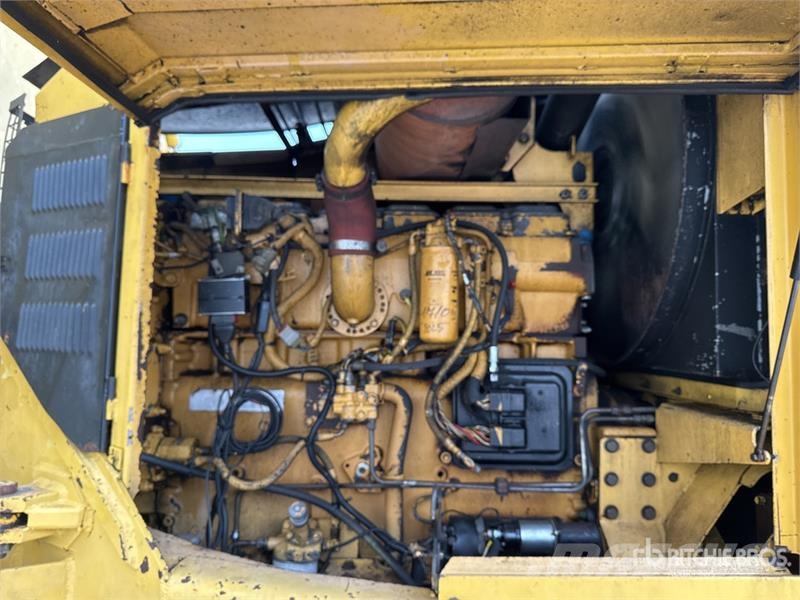 New Holland FX58 4WD Forage Harvester 목초 수확기