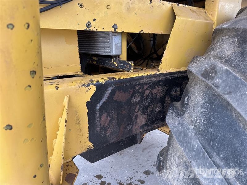 New Holland FX58 4WD Forage Harvester 목초 수확기