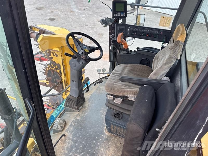 New Holland FX58 4WD Forage Harvester 목초 수확기