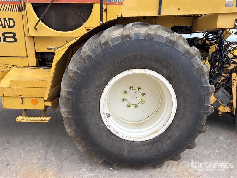 New Holland FX58 4WD Forage Harvester 목초 수확기