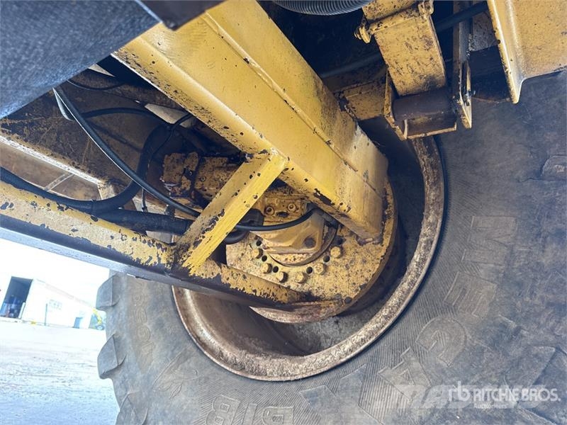 New Holland FX58 4WD Forage Harvester 목초 수확기