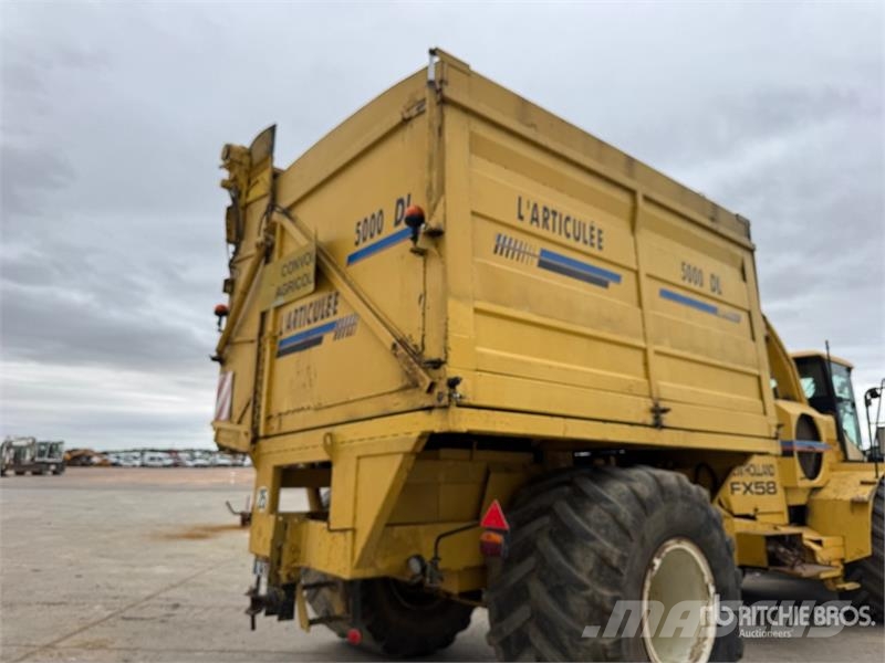 New Holland FX58 4WD Forage Harvester 목초 수확기