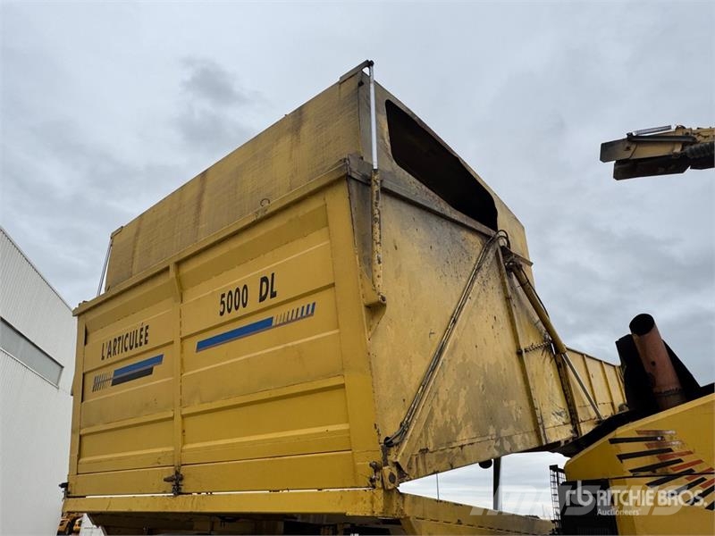 New Holland FX58 4WD Forage Harvester 목초 수확기