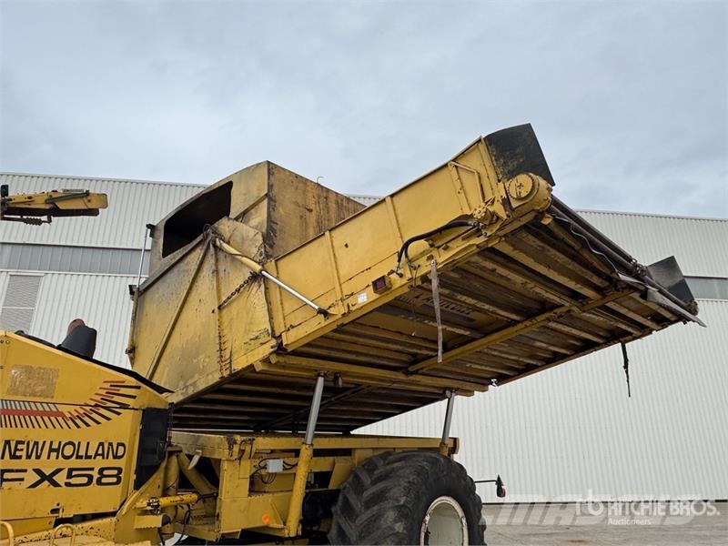 New Holland FX58 4WD Forage Harvester 목초 수확기