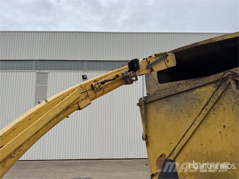 New Holland FX58 4WD Forage Harvester 목초 수확기