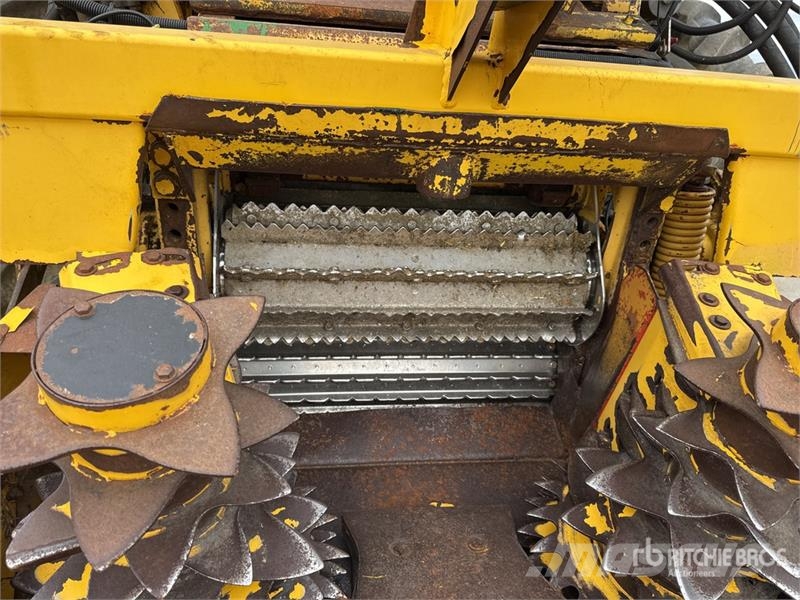 New Holland FX58 4WD Forage Harvester 목초 수확기