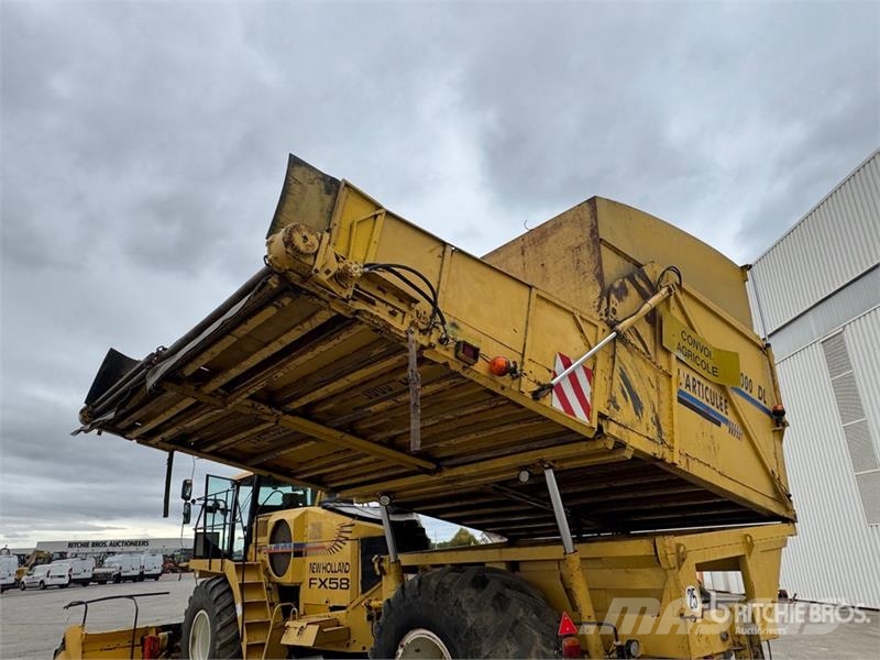 New Holland FX58 4WD Forage Harvester 목초 수확기