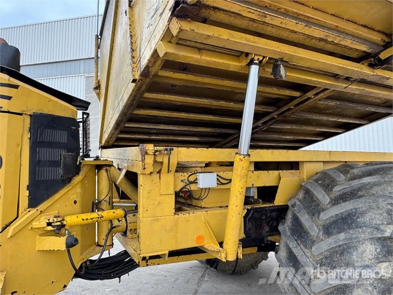 New Holland FX58 4WD Forage Harvester 목초 수확기