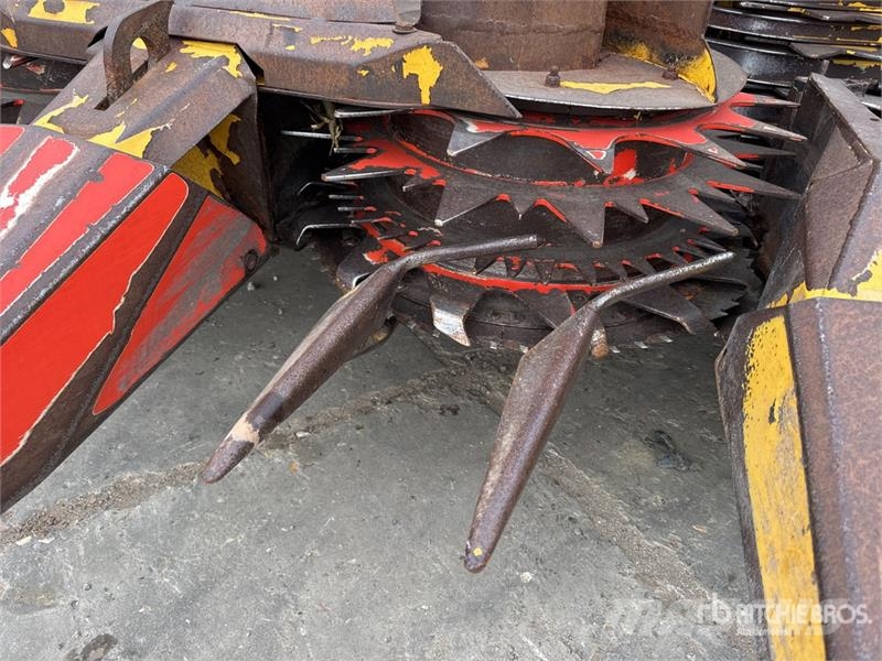 New Holland FX58 4WD Forage Harvester 목초 수확기