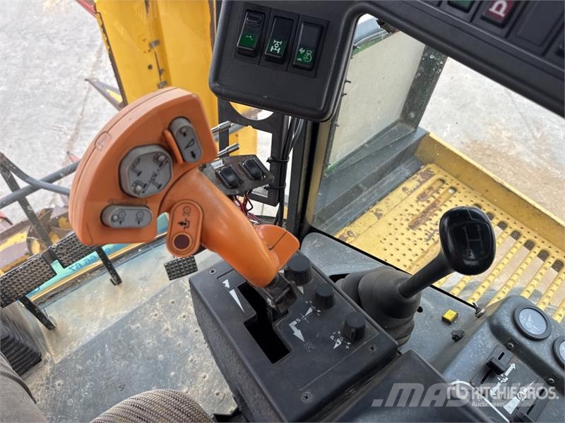 New Holland FX58 4WD Forage Harvester 목초 수확기