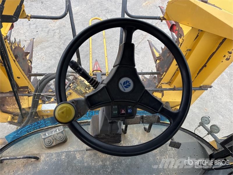 New Holland FX58 4WD Forage Harvester 목초 수확기