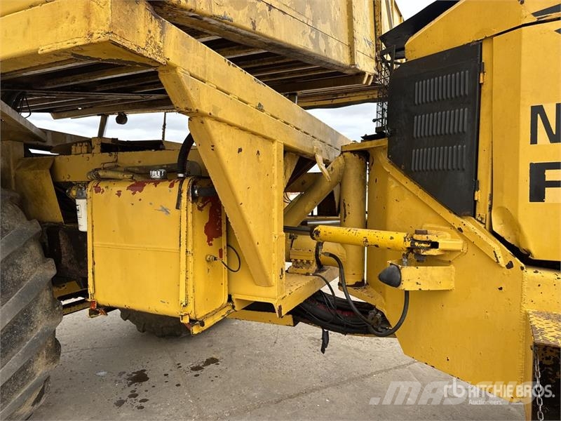 New Holland FX58 4WD Forage Harvester 목초 수확기