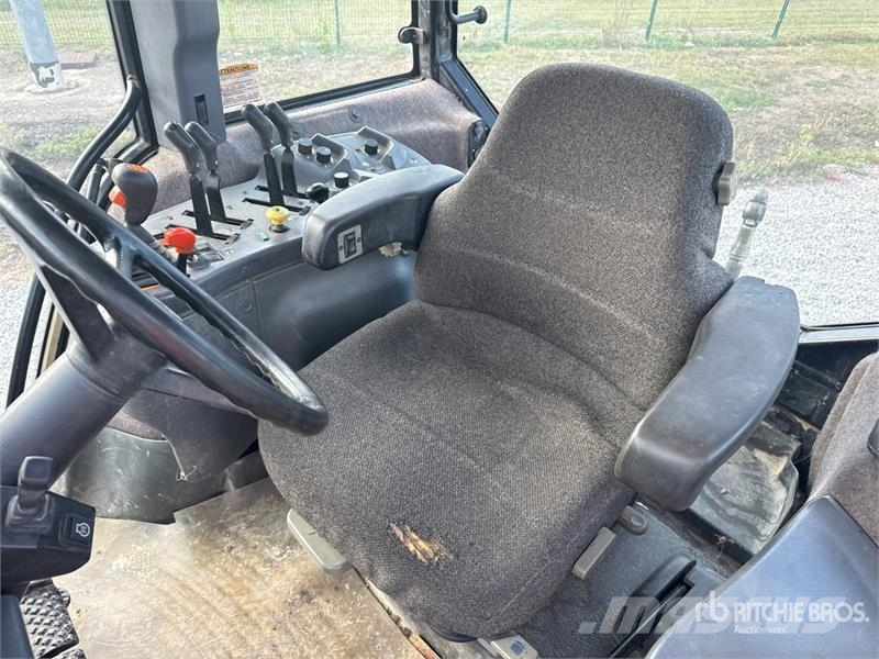 New Holland G190 4WD Tractor Trattori