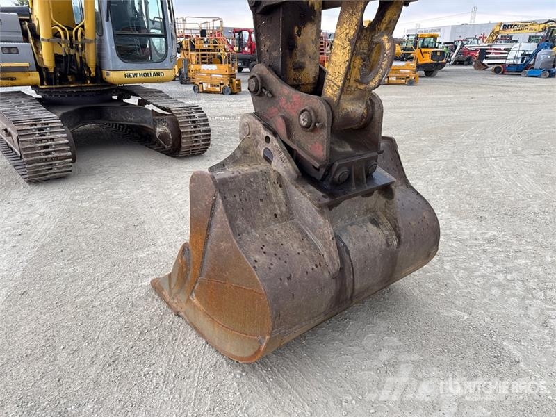 New Holland Kobelco E215B Tracked Excavator Bagri goseničarji