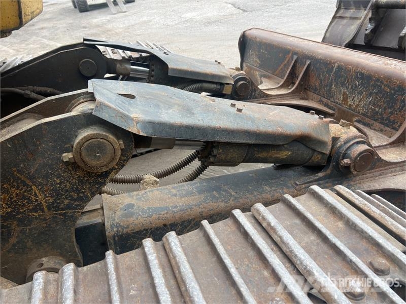 New Holland KOBELCO E235B SRNLC Pelle Sur Chenilles Tracked Ex Crawler excavators