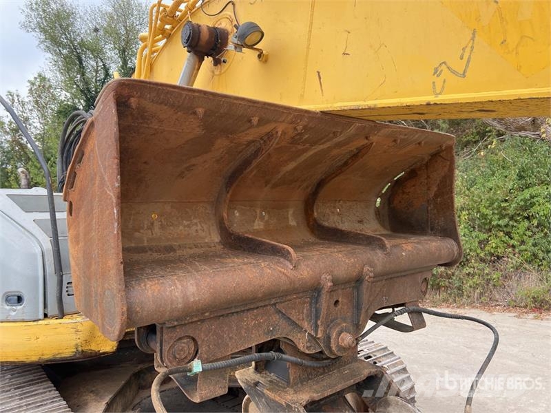 New Holland KOBELCO E235B SRNLC Pelle Sur Chenilles Tracked Ex Crawler excavators