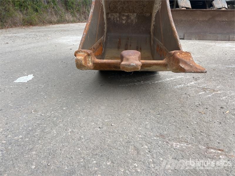 New Holland KOBELCO E235B SRNLC Pelle Sur Chenilles Tracked Ex Crawler excavators
