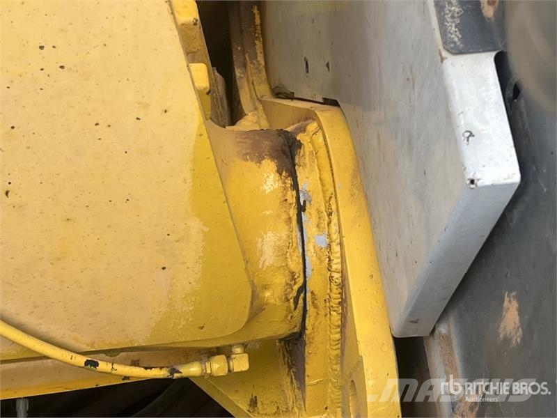 New Holland KOBELCO E235B SRNLC Pelle Sur Chenilles Tracked Ex Crawler excavators