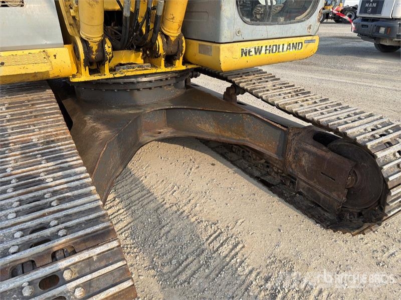 New Holland Kobelco E215B Tracked Excavator Paletli ekskavatörler