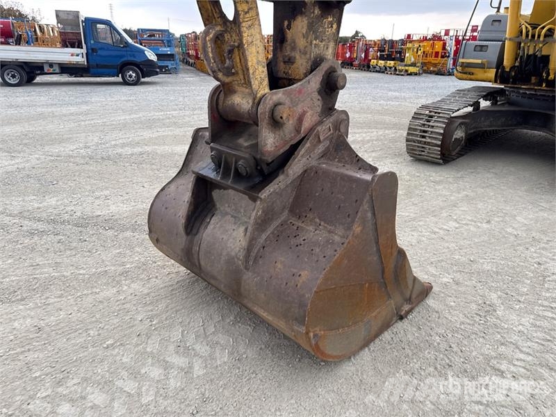New Holland Kobelco E215B Tracked Excavator Bagri goseničarji