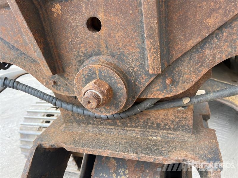 New Holland KOBELCO E235B SRNLC Pelle Sur Chenilles Tracked Ex Crawler excavators