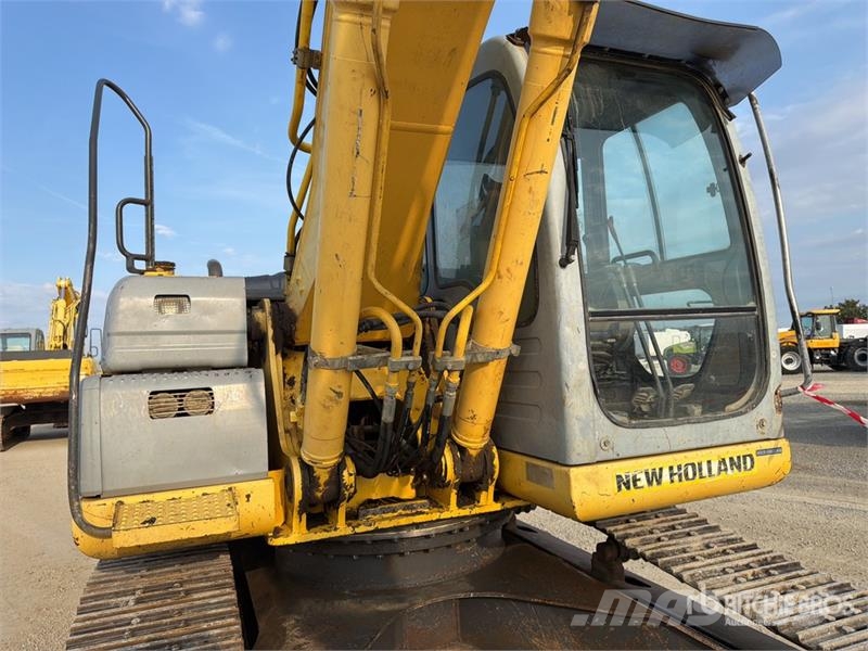 New Holland Kobelco E215B Tracked Excavator Paletli ekskavatörler