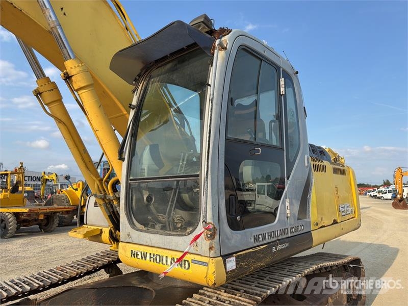 New Holland Kobelco E215B Tracked Excavator Paletli ekskavatörler