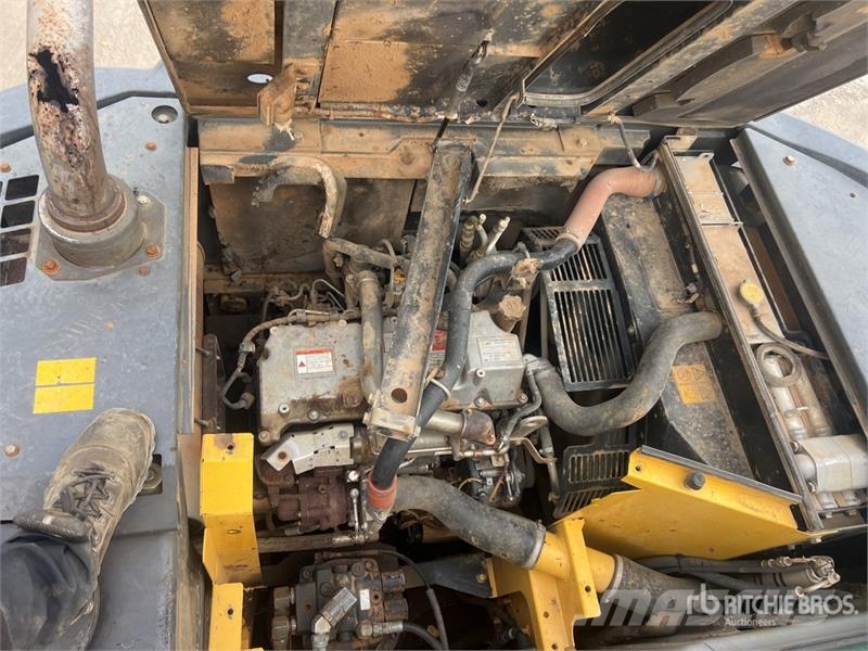 New Holland KOBELCO E235B SRNLC Pelle Sur Chenilles Tracked Ex Crawler excavators