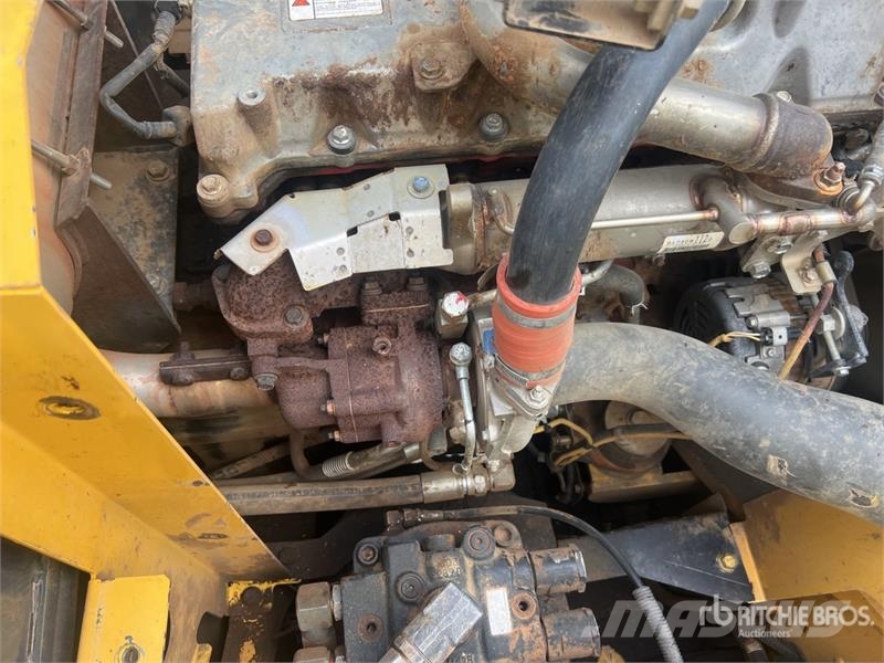 New Holland KOBELCO E235B SRNLC Pelle Sur Chenilles Tracked Ex Crawler excavators